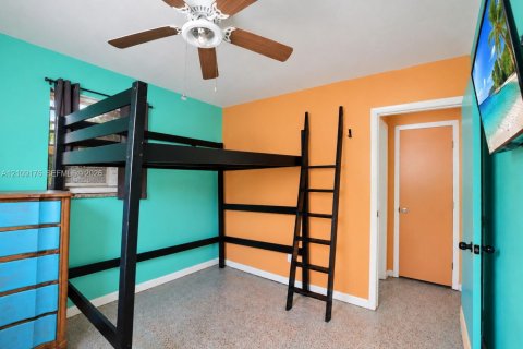 Commercial property in Fort Lauderdale, Florida 161.56 sq.m. № 2422949 - photo 15