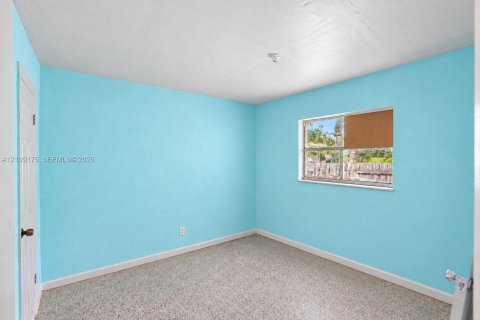 Commercial property in Fort Lauderdale, Florida 161.56 sq.m. № 2422949 - photo 24