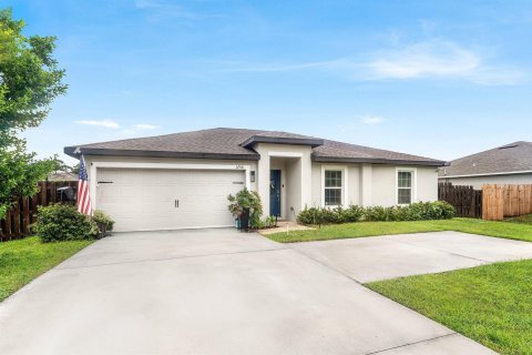 Villa ou maison à vendre à Port St. Lucie, Floride: 3 chambres, 117.8 m2 № 2410755 - photo 3