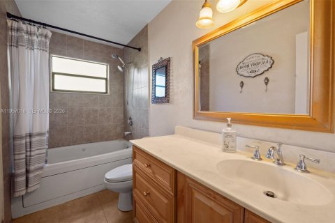 Купить виллу или дом в Корал-Спрингс, Флорида 4 спальни, 186.55м2, № 2051736 - фото 18