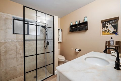 Купить виллу или дом в Корал-Спрингс, Флорида 4 спальни, 186.55м2, № 2051736 - фото 15