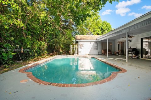 Купить виллу или дом в Корал-Спрингс, Флорида 4 спальни, 186.55м2, № 2051736 - фото 24