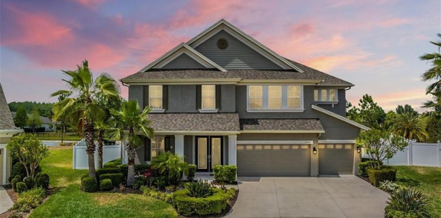 House in Land O' Lakes, Florida 7 bedrooms, 450.2 sq.m. № 1876393