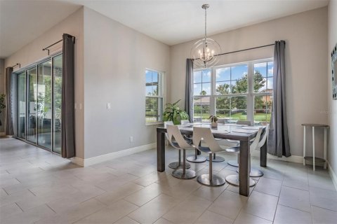 House in Land O' Lakes, Florida 7 bedrooms, 450.2 sq.m. № 1876393 - photo 14