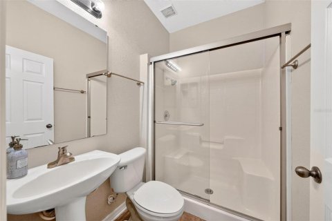 House in Orlando, Florida 4 bedrooms, 290.23 sq.m. № 2342069 - photo 13