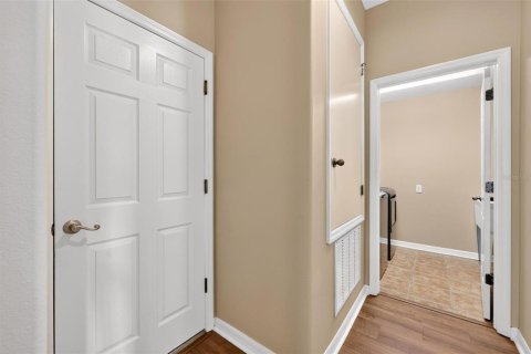 House in Orlando, Florida 4 bedrooms, 290.23 sq.m. № 2342069 - photo 12