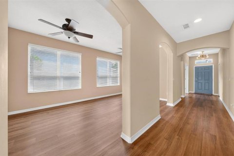 House in Orlando, Florida 4 bedrooms, 290.23 sq.m. № 2342069 - photo 7
