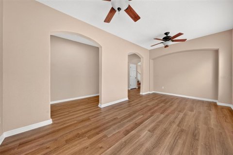 House in Orlando, Florida 4 bedrooms, 290.23 sq.m. № 2342069 - photo 15
