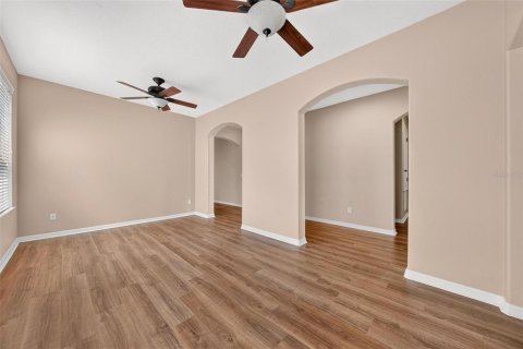House in Orlando, Florida 4 bedrooms, 290.23 sq.m. № 2342069 - photo 14