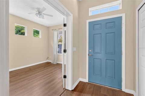 House in Orlando, Florida 4 bedrooms, 290.23 sq.m. № 2342069 - photo 6