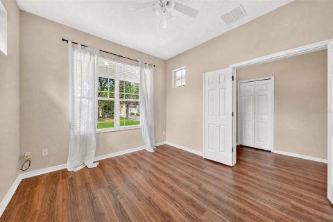 House in Orlando, Florida 4 bedrooms, 290.23 sq.m. № 2342069 - photo 11