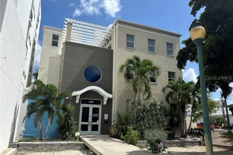 Condo in Sarasota, Florida, 4 bedrooms  № 1302667 - photo 1