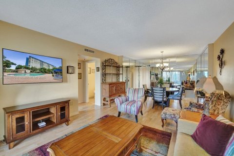 Condominio en venta en Hollywood, Florida, 1 dormitorio, 78.41 m2 № 1928978 - foto 11