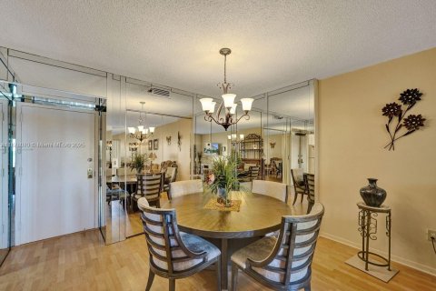 Condominio en venta en Hollywood, Florida, 1 dormitorio, 78.41 m2 № 1928978 - foto 5