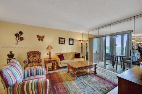 Condominio en venta en Hollywood, Florida, 1 dormitorio, 78.41 m2 № 1928978 - foto 9