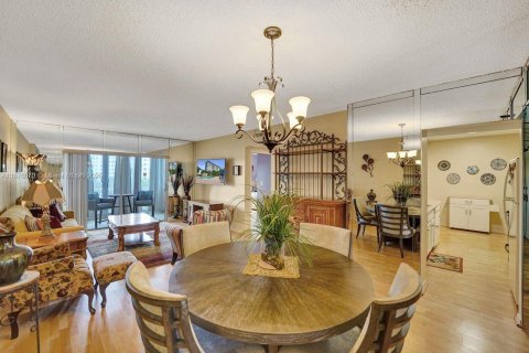 Condominio en venta en Hollywood, Florida, 1 dormitorio, 78.41 m2 № 1928978 - foto 3