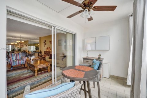 Condominio en venta en Hollywood, Florida, 1 dormitorio, 78.41 m2 № 1928978 - foto 28