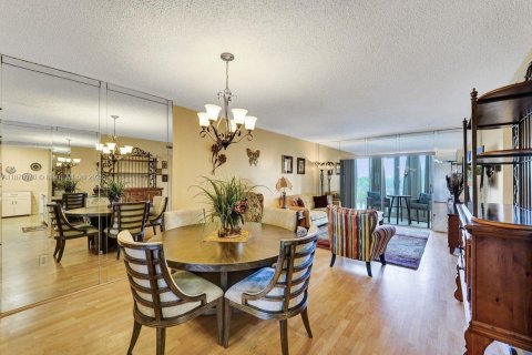 Condominio en venta en Hollywood, Florida, 1 dormitorio, 78.41 m2 № 1928978 - foto 4