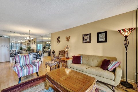 Condominio en venta en Hollywood, Florida, 1 dormitorio, 78.41 m2 № 1928978 - foto 10
