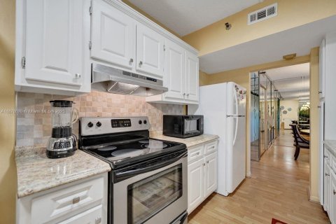 Condominio en venta en Hollywood, Florida, 1 dormitorio, 78.41 m2 № 1928978 - foto 16