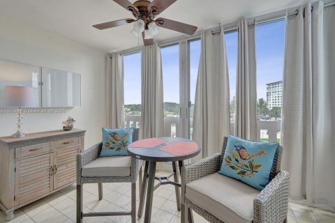 Condominio en venta en Hollywood, Florida, 1 dormitorio, 78.41 m2 № 1928978 - foto 23