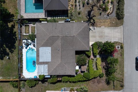 House in Sarasota, Florida 3 bedrooms, 146.88 sq.m. № 2201078 - photo 2