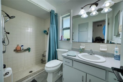 House in Sarasota, Florida 3 bedrooms, 146.88 sq.m. № 2201078 - photo 5