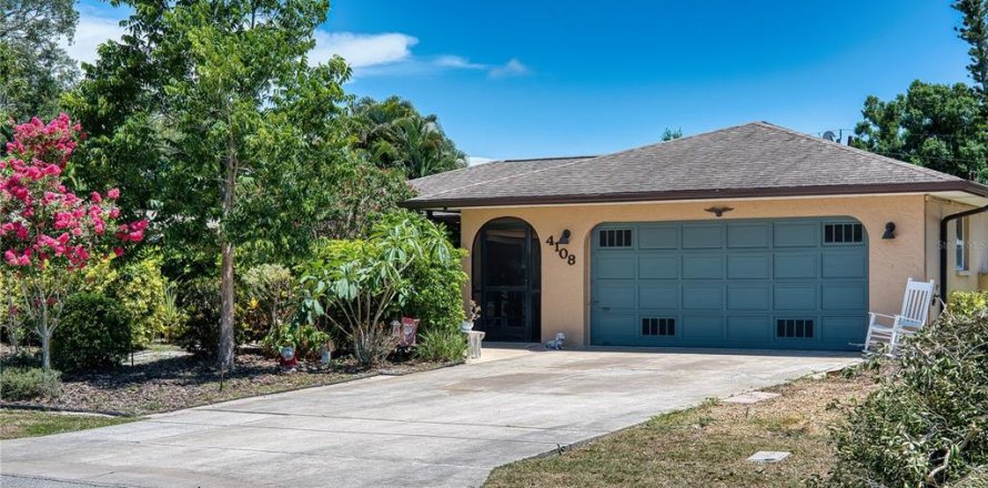 House in Sarasota, Florida 3 bedrooms, 146.88 sq.m. № 2201078