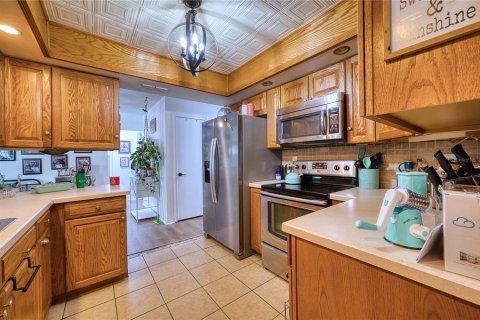 House in Sarasota, Florida 3 bedrooms, 146.88 sq.m. № 2201078 - photo 11