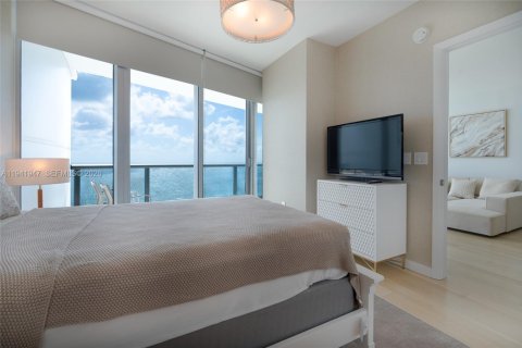 Condo in Sunny Isles Beach, Florida, 2 bedrooms  № 1999110 - photo 18