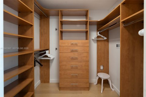 Condo in Sunny Isles Beach, Florida, 2 bedrooms  № 1999110 - photo 13