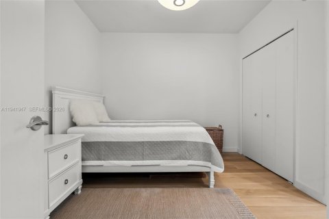 Condo in Sunny Isles Beach, Florida, 2 bedrooms  № 1999110 - photo 22