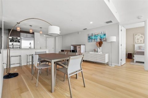 Condo in Sunny Isles Beach, Florida, 2 bedrooms  № 1999110 - photo 5