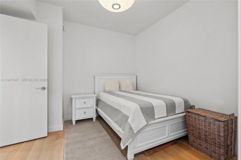 Condo in Sunny Isles Beach, Florida, 2 bedrooms  № 1999110 - photo 23