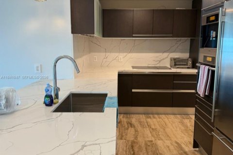 Condo in Sunny Isles Beach, Florida, 2 bedrooms  № 1999110 - photo 8