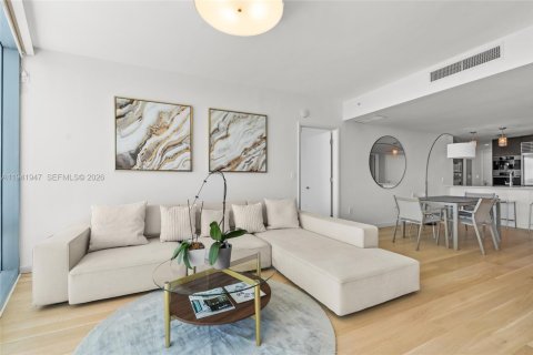 Condo in Sunny Isles Beach, Florida, 2 bedrooms  № 1999110 - photo 2