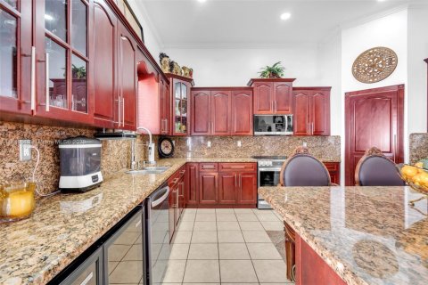 House in Miami, Florida 4 bedrooms, 259.66 sq.m. № 1852266 - photo 11