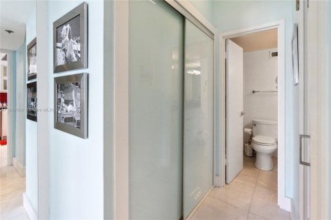 Copropriété à louer à Miami Beach, Floride: 1 chambre, 65.03 m2 № 1754019 - photo 10