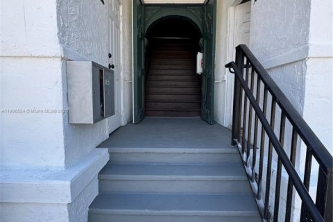 Casa en alquiler en Miami, Florida, 2 dormitorios, 356.37 m2 № 1957104 - foto 3