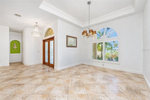 Купить виллу или дом в Пунта-Горда, Флорида 11 комнат, 227.52м2, № 2430487 - фото 10