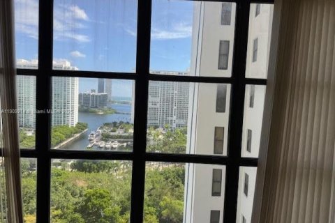 Condo in Aventura, Florida, 2 bedrooms  № 2013197 - photo 2