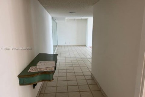 Condo in Aventura, Florida, 2 bedrooms  № 2013197 - photo 6