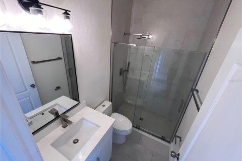Casa en alquiler en Orlando, Florida, 4 dormitorios, 243.5 m2 № 1917453 - foto 18