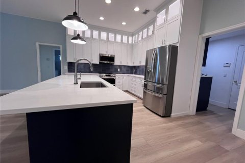 Casa en alquiler en Orlando, Florida, 4 dormitorios, 243.5 m2 № 1917453 - foto 4
