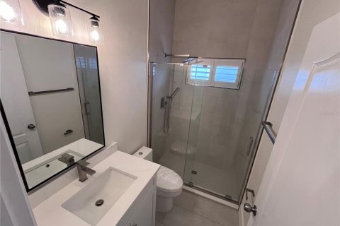 Casa en alquiler en Orlando, Florida, 4 dormitorios, 243.5 m2 № 1917453 - foto 14