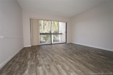 Copropriété à louer à Coral Gables, Floride: 2 chambres, 95.13 m2 № 1977973 - photo 12