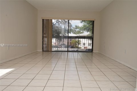 Copropriété à louer à Coral Gables, Floride: 2 chambres, 95.13 m2 № 1977973 - photo 3