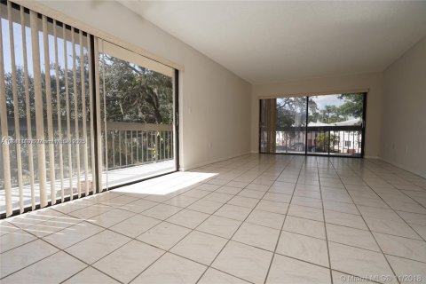 Copropriété à louer à Coral Gables, Floride: 2 chambres, 95.13 m2 № 1977973 - photo 5