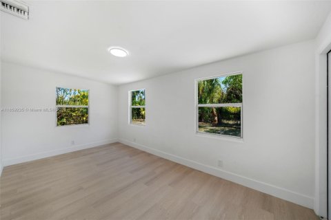 House in Lake Park, Florida 3 bedrooms, 131.92 sq.m. № 1887673 - photo 13