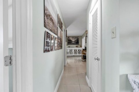 Villa ou maison à vendre à Tamarac, Floride: 3 chambres, 156.26 m2 № 2085160 - photo 13